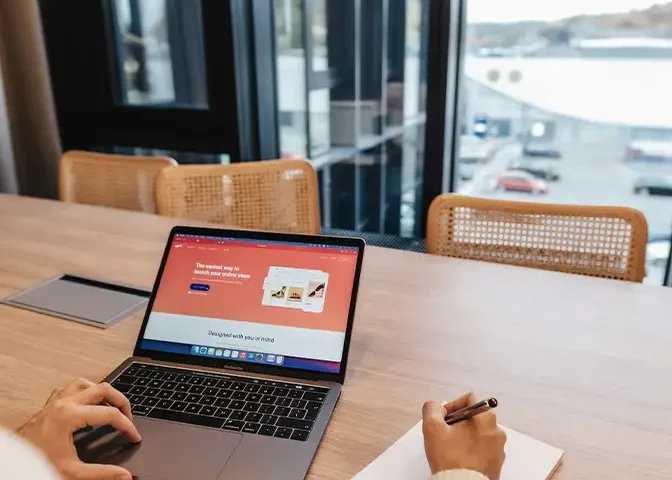 Créer un site web gratuit : Pièges et Solutions en 2026