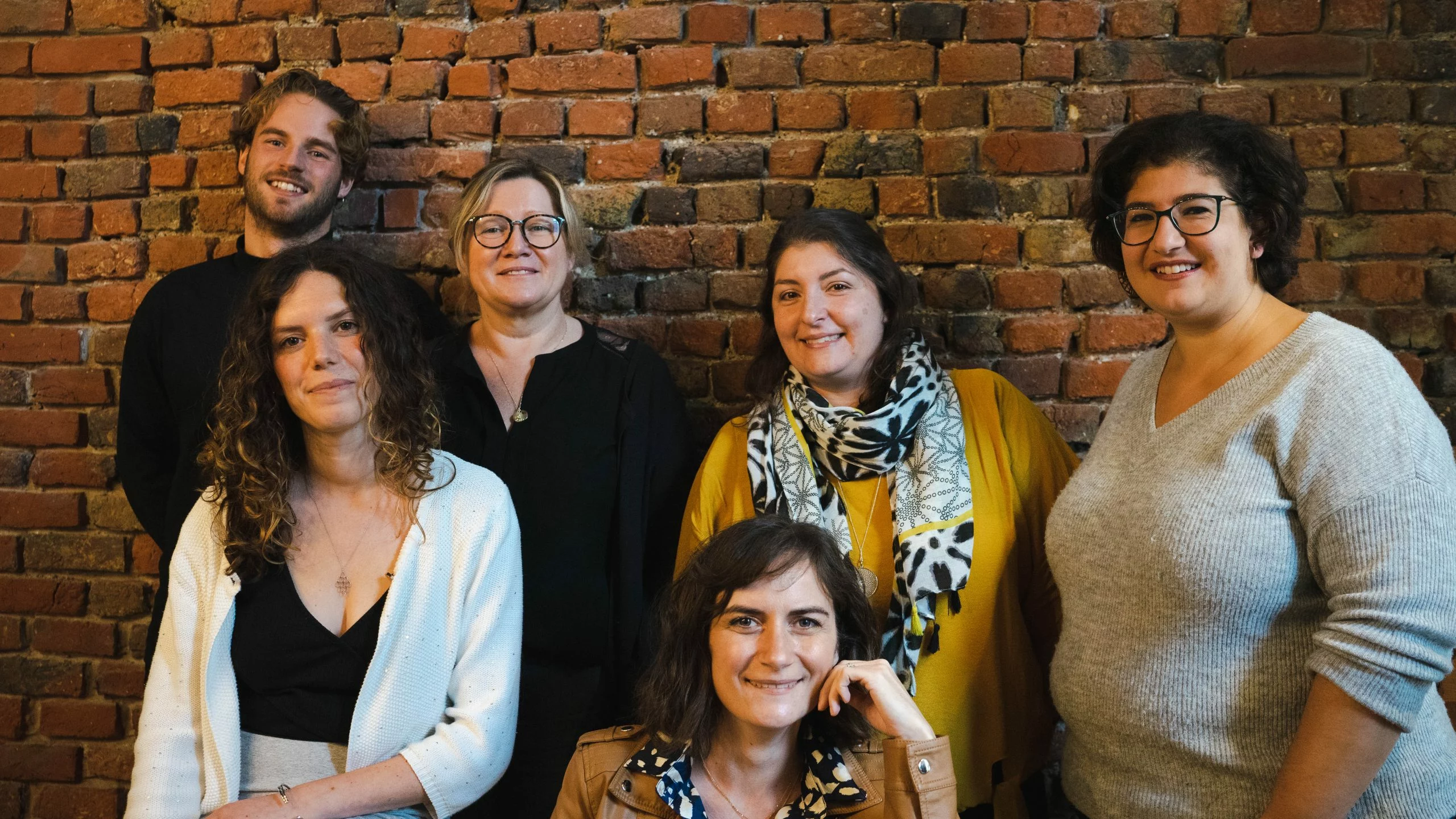 L'équipe de l'agence d'architecture Atelier 24 réunie dans ses locaux lillois